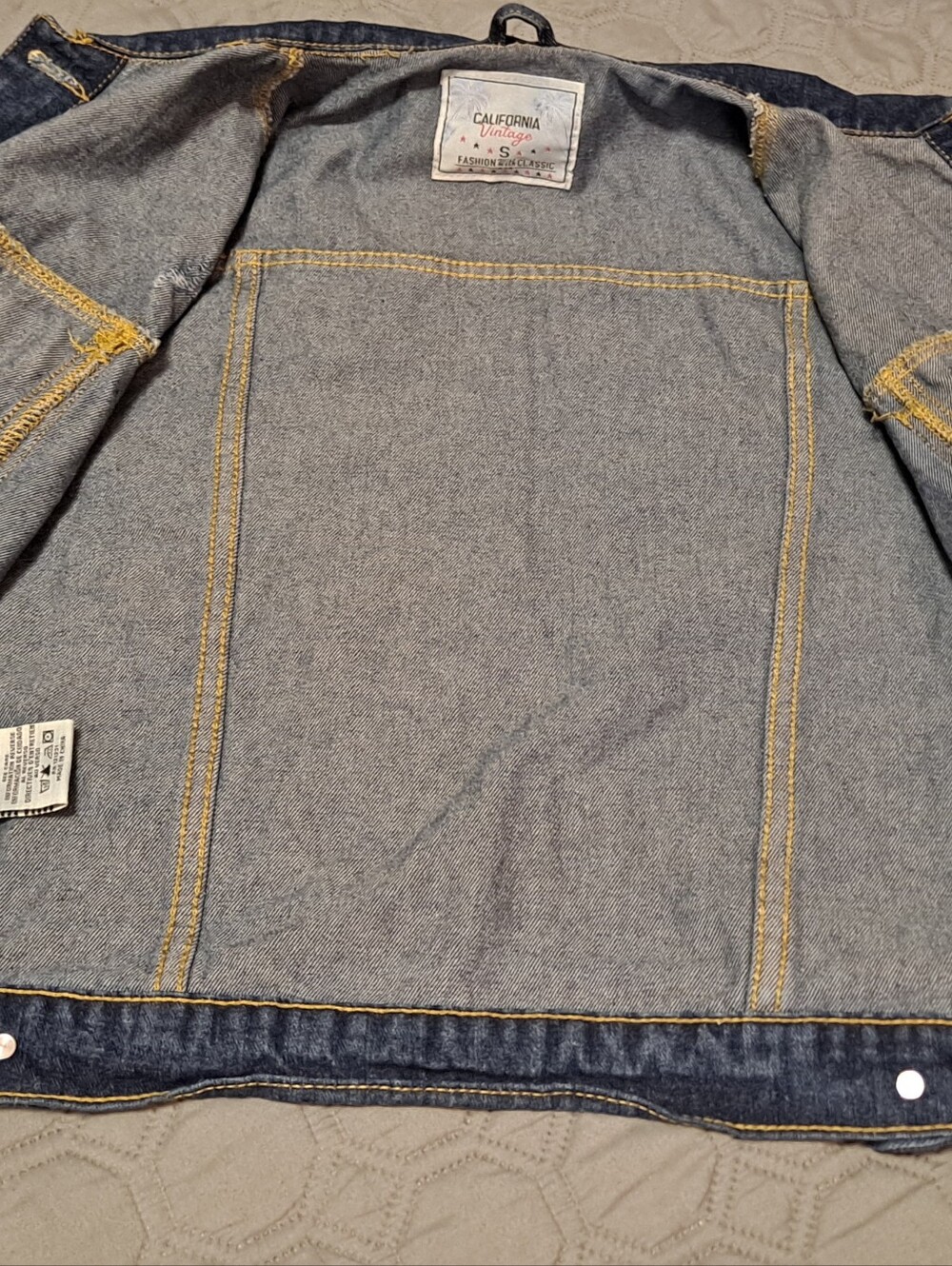 Classic Distressed Dark Blue Denim Jacket Size S - Picture 7 of 8